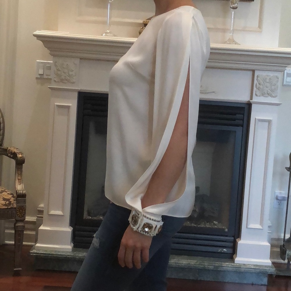 Beautiful Elie Tahari silk blouse